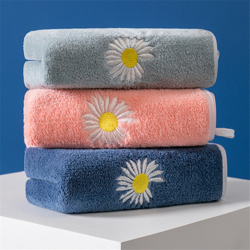 Daisy Hand Towel