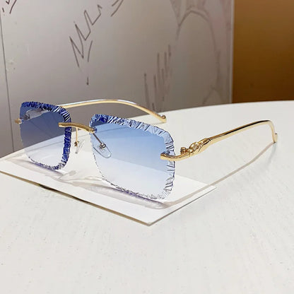 Ruffled-edge cut Lenses
