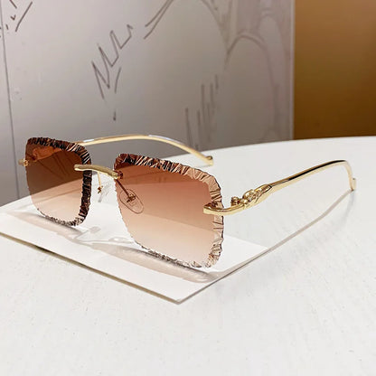 Ruffled-edge cut Lenses