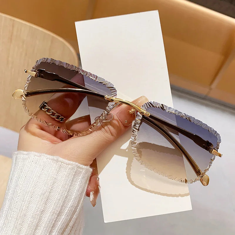 Ruffled-edge cut Lenses