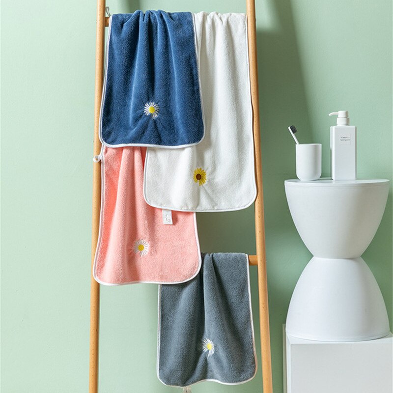 Daisy Hand Towel