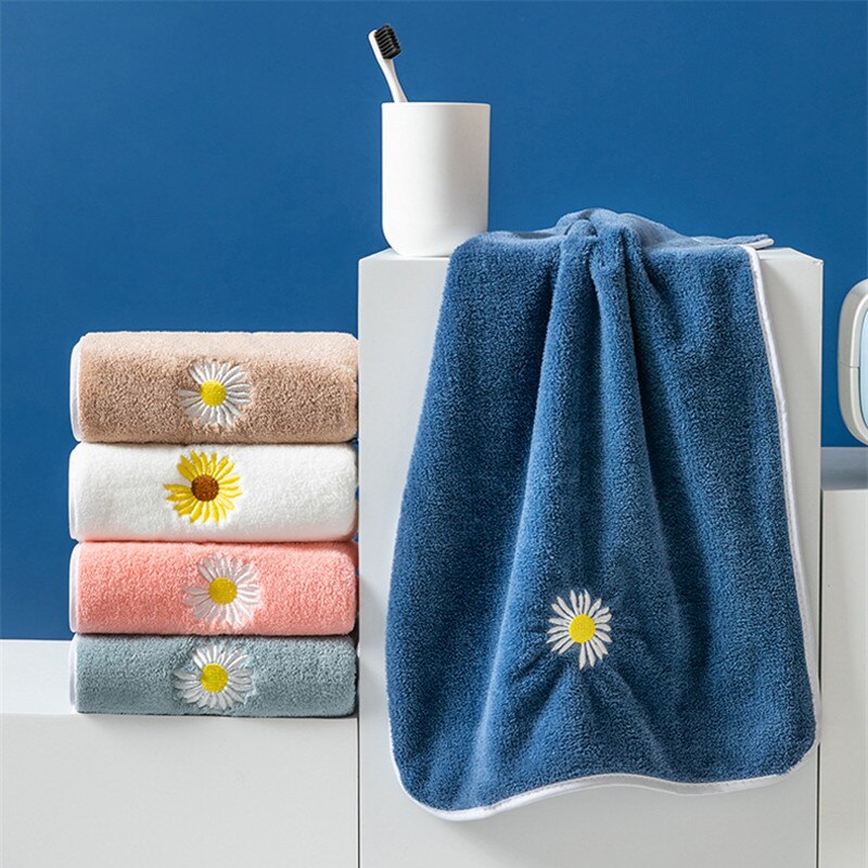 Daisy Hand Towel