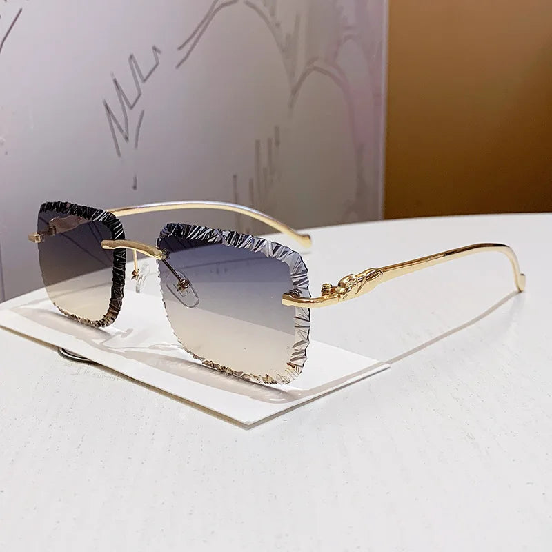 Ruffled-edge cut Lenses